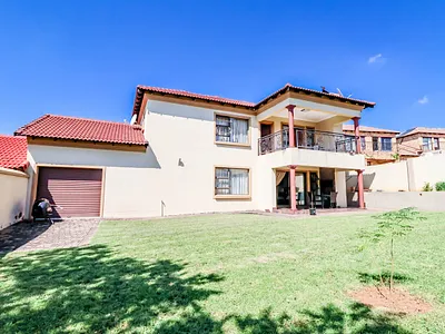 4 Bedroom Townhouse For Sale in Centurion - img