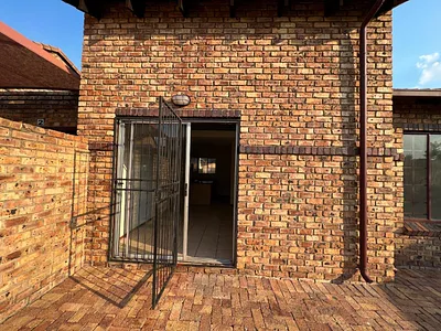 2 Bedroom Apartment To Rent in Midrand - KIhR.webp