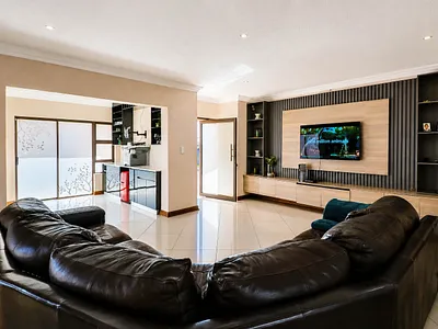 5 Bedroom Townhouse For Sale in Centurion - img