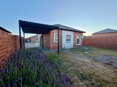 2 Bedroom House To Rent in Secunda - bzSY.webp