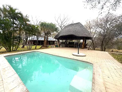 6 Bedroom House For Sale in Hoedspruit - vNUS.webp