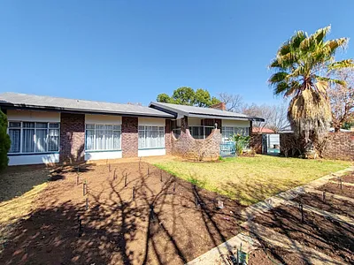 5 Bedroom House For Sale in Potchefstroom - 3y3T.webp
