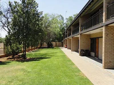 2 Bedroom Apartment For Sale in Potchefstroom - fukD.webp