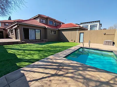 4 Bedroom House For Sale in Potchefstroom - img