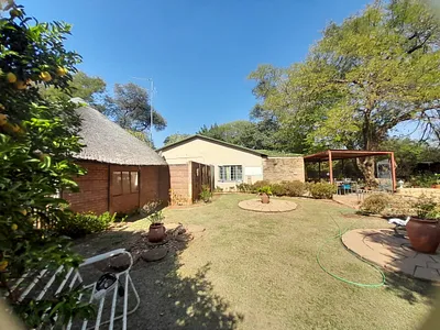 4 Bedroom House For Sale in Pretoria - 1VbT.webp