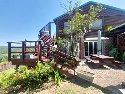 7 Bedroom House For Sale in Cintsa - jENC.webp