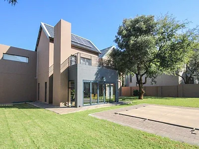 4 Bedroom House For Sale in Hartbeespoort - img