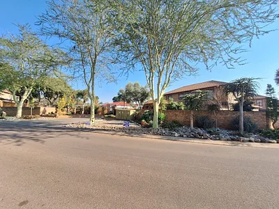 3 Bedroom Apartment For Sale in Pretoria - img
