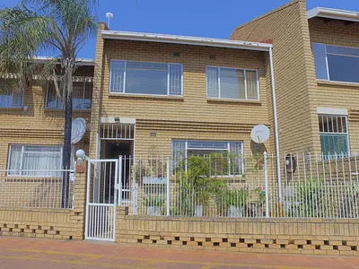 3 Bedroom Apartment For Sale in Bo-dorp, Rustenburg - fOLY.webp