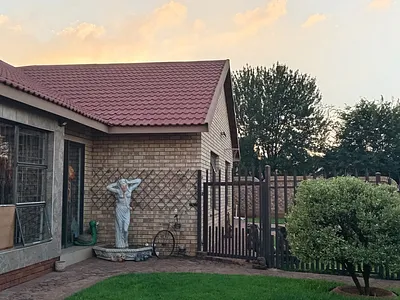 3 Bedroom House For Sale in Springs - PZKL.webp