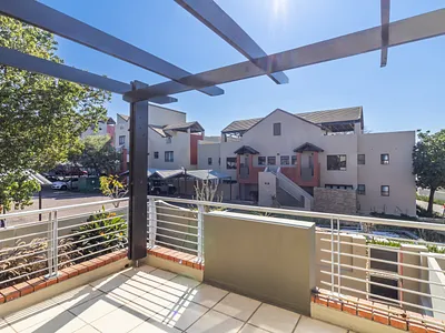 2 Bedroom Apartment For Sale in Sandton - img