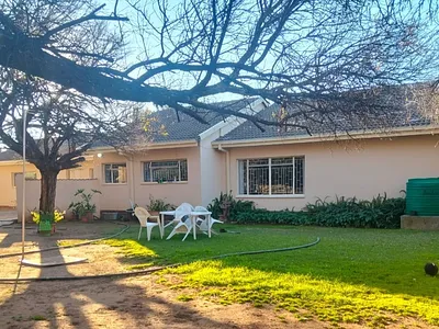3 Bedroom House For Sale in Bloemfontein - img