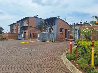 2 Bedroom Apartment For Sale in Pretoria - img
