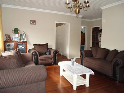 5 Bedroom House For Sale in Paarl - img