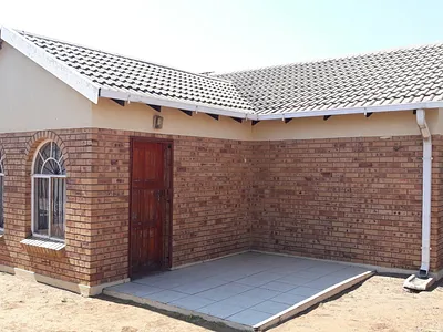 2 Bedroom House For Sale in Bloemfontein - aHzf.webp