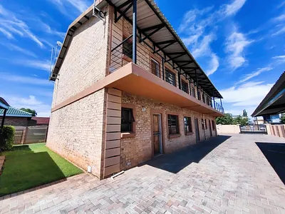2 Bedroom Apartment For Sale in Potchefstroom - o3j8.webp