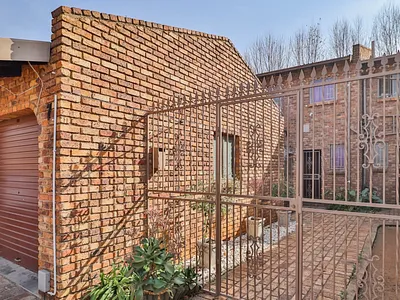 2 Bedroom Apartment For Sale in Boksburg - img