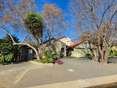 4 Bedroom House For Sale in Bloemfontein - img