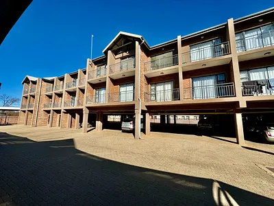 2 Bedroom Apartment For Sale in Potchefstroom - m3uH.webp