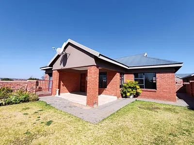 1 Bedroom Townhouse For Sale in Potchefstroom - img