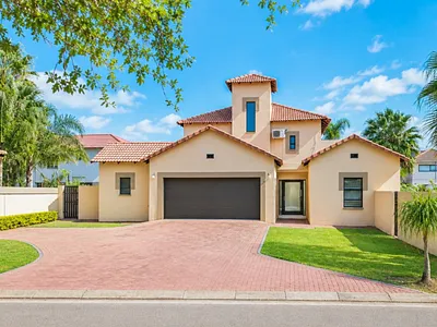 4 Bedroom House For Sale in Hartbeespoort - img