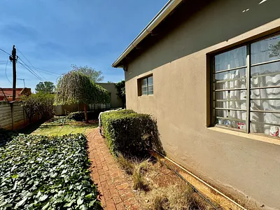 5 Bedroom House For Sale in Potchefstroom - l0TP.webp