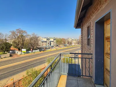 2 Bedroom Apartment For Sale in Potchefstroom - img