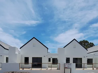 2 Bedroom Townhouse For Sale in Velddrif - FSDY.webp