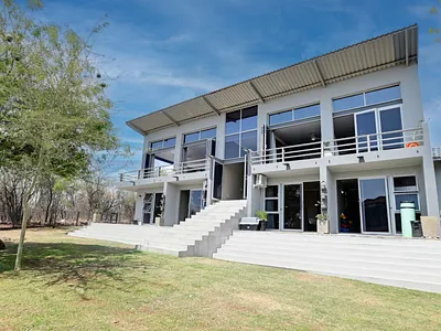 4 Bedroom House For Sale in Pretoria - 8CgB.webp