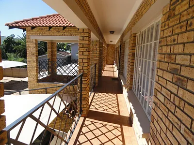 1 Bedroom Apartment For Sale in Potchefstroom - 5MAo.webp