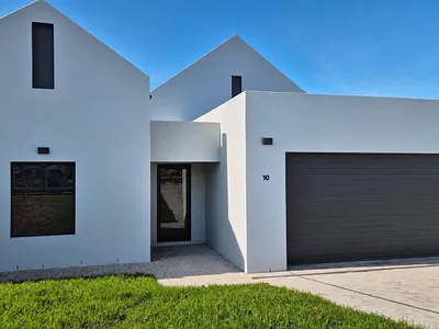 4 Bedroom House For Sale in Langebaan - img