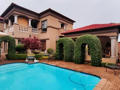 4 Bedroom House For Sale in Potchefstroom - 3lVR.webp