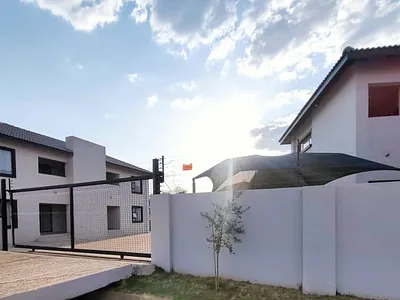 2 Bedroom Apartment For Sale in Potchefstroom - d7R7.webp
