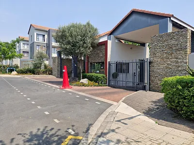 3 Bedroom Apartment For Sale in Sandton - img