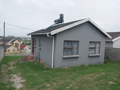 2 Bedroom House For Sale in East London - img