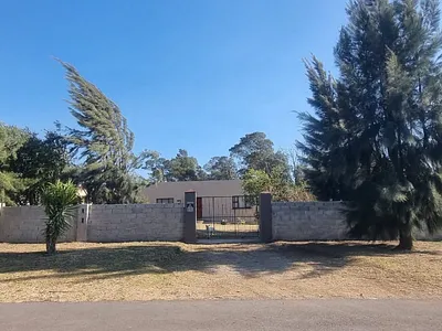 3 Bedroom House For Sale in King Williams Town - MsdZ.webp