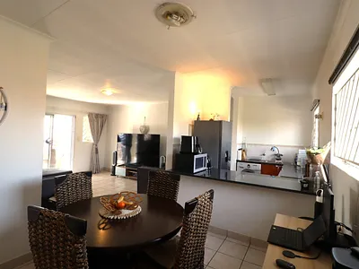 2 Bedroom Apartment For Sale in Randburg - img