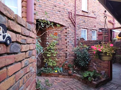 2 Bedroom Townhouse For Sale in Kempton Park - img