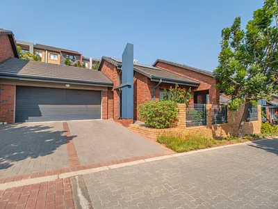 3 Bedroom Townhouse For Sale in Randburg - img