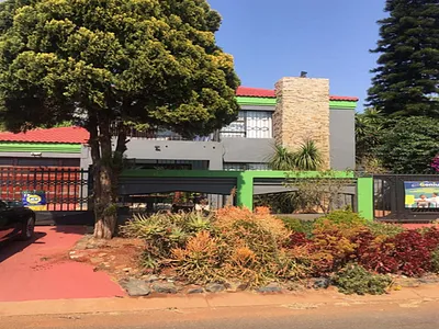 4 Bedroom House For Sale in Akasia - L3Dp.webp
