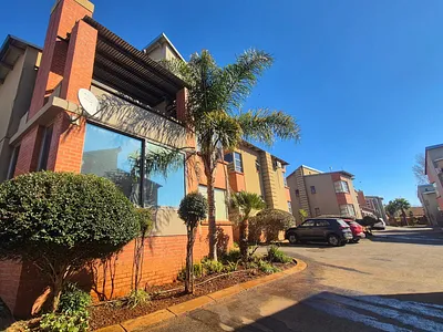 2 Bedroom Apartment For Sale in Potchefstroom - img