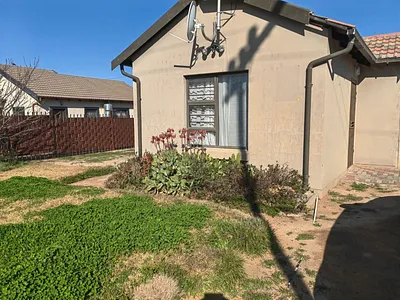 3 Bedroom House For Sale in Bloemfontein - img