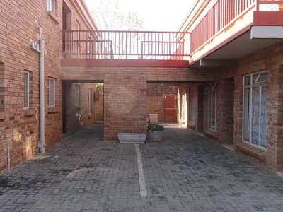 2 Bedroom Apartment For Sale in Potchefstroom - Qxlf.webp