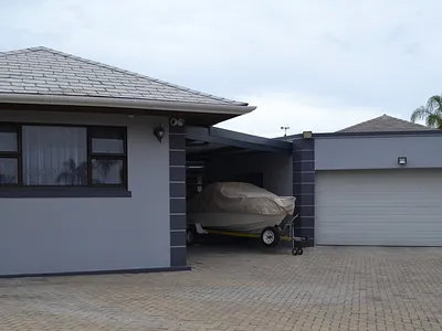 5 Bedroom House For Sale in Wellington - img