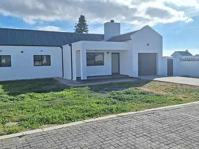 3 Bedroom House For Sale in Velddrif - fKuc.webp
