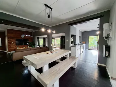 3 Bedroom House For Sale in East London - img
