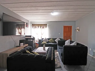 2 Bedroom Apartment For Sale in Midrand - img