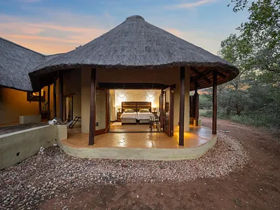 3 Bedroom House To Rent in Raptors View Wildlife Estate, Hoedspruit - img