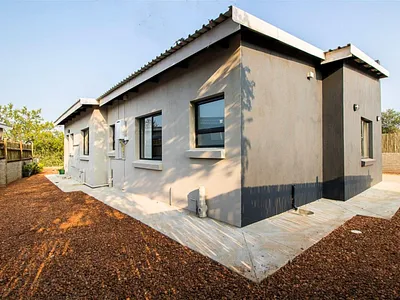 2 Bedroom House For Sale in Hoedspruit - img