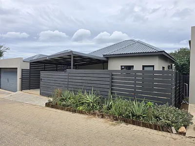 2 Bedroom Townhouse For Sale in Hoedspruit - ezc9.webp